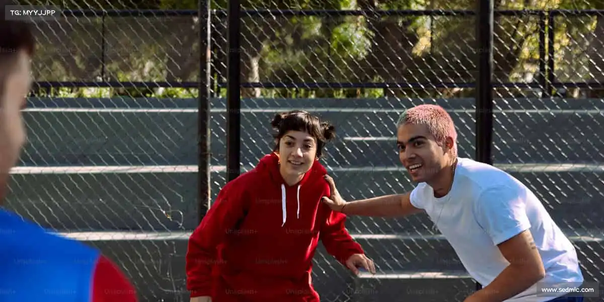 江南体育官网——🥋空手道场，劈石断木！